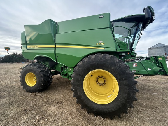2023 John Deere S770 Combine