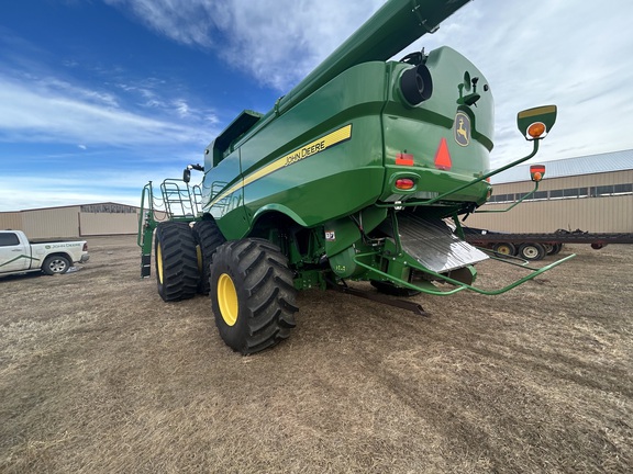 2023 John Deere S770 Combine