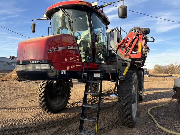 2014 Case IH Patriot 4430 Sprayer/High Clearance