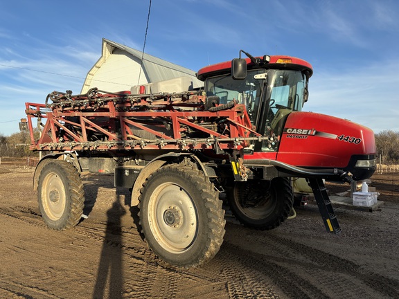 2014 Case IH Patriot 4430 Sprayer/High Clearance