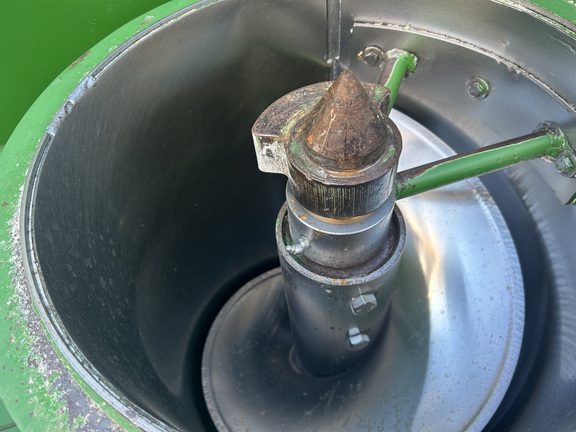 2005 Brent 780 Grain Cart