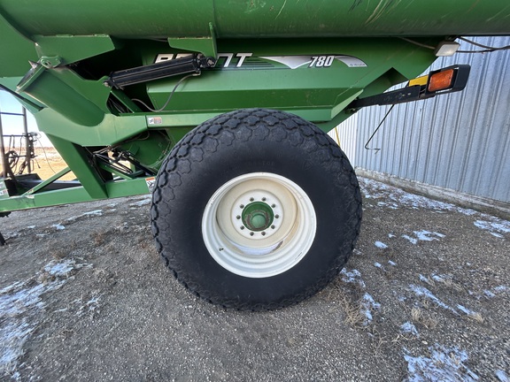 2005 Brent 780 Grain Cart