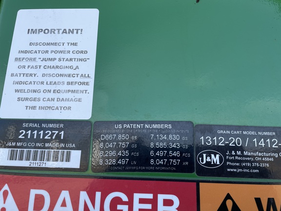 2021 J&M 1326-22 Grain Cart