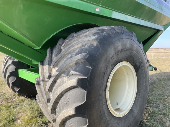 2021 J&M 1326-22 Grain Cart