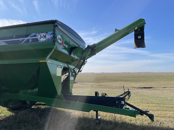 2021 J&M 1326-22 Grain Cart