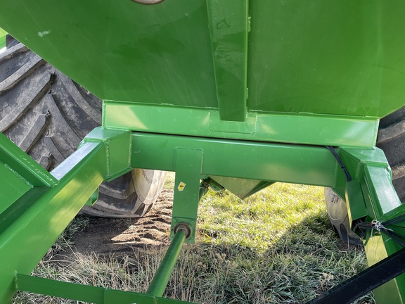 2021 J&M 1326-22 Grain Cart