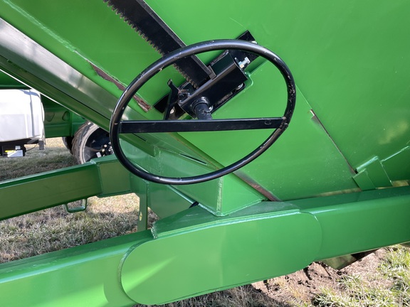 2021 J&M 1326-22 Grain Cart