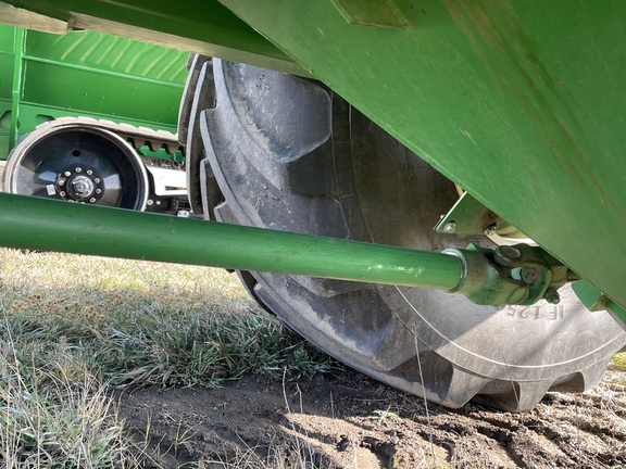 2021 J&M 1326-22 Grain Cart