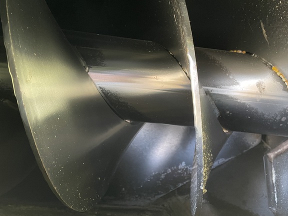 2021 J&M 1326-22 Grain Cart