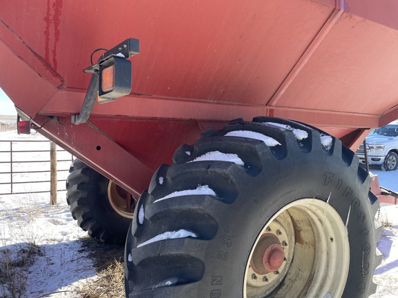 2004 Unverferth 8250 Grain Cart