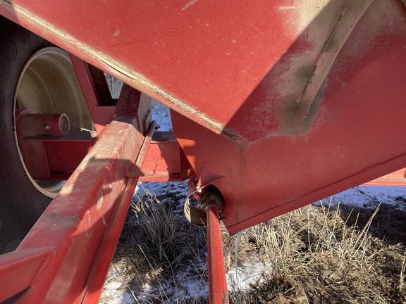 2004 Unverferth 8250 Grain Cart