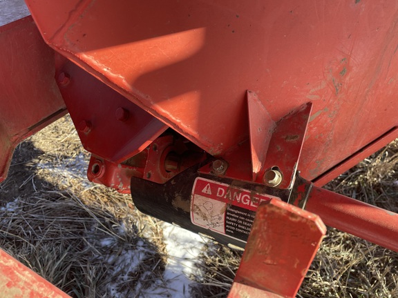 2004 Unverferth 8250 Grain Cart