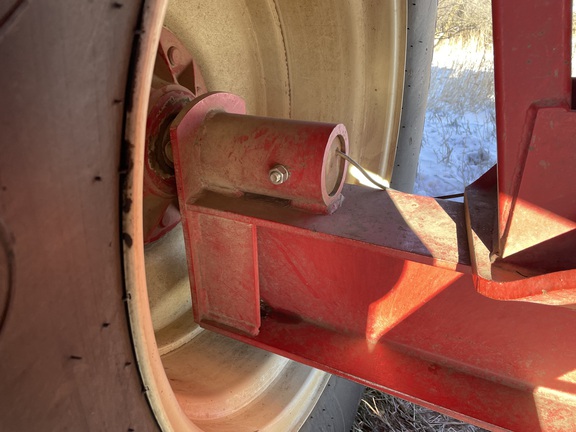 2004 Unverferth 8250 Grain Cart