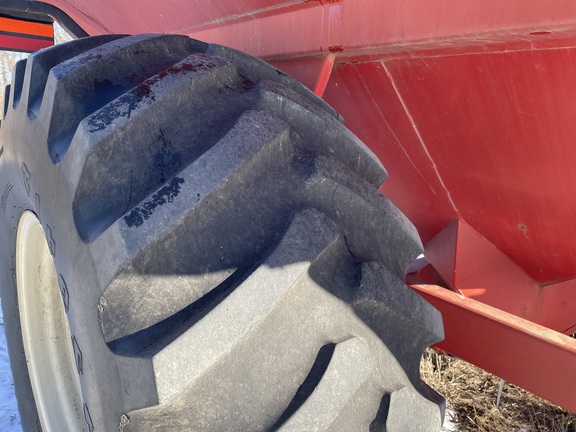 2004 Unverferth 8250 Grain Cart