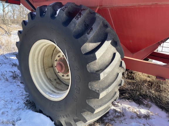2004 Unverferth 8250 Grain Cart