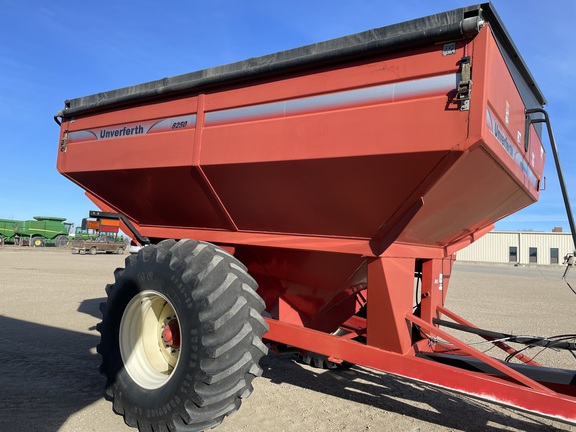 2004 Unverferth 8250 Grain Cart