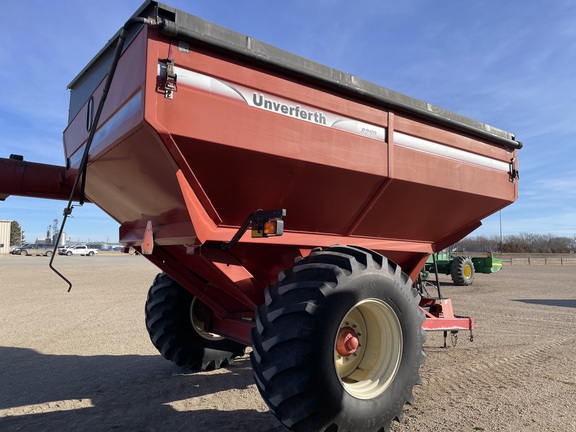 2004 Unverferth 8250 Grain Cart