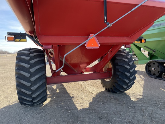 2004 Unverferth 8250 Grain Cart