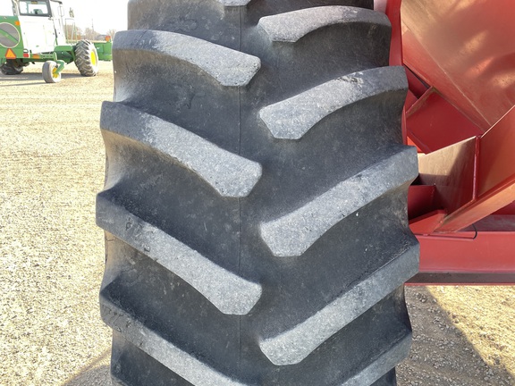 2004 Unverferth 8250 Grain Cart