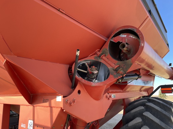 2004 Unverferth 8250 Grain Cart