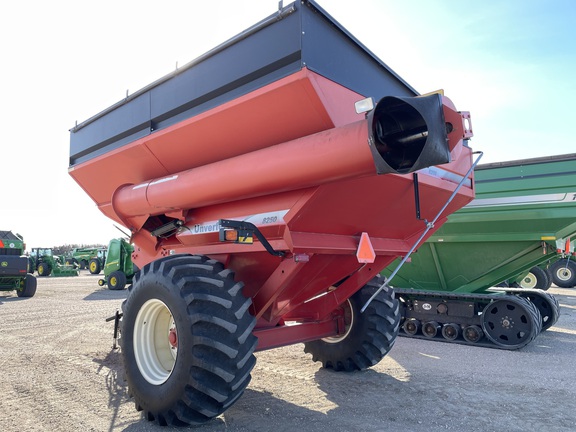 2004 Unverferth 8250 Grain Cart