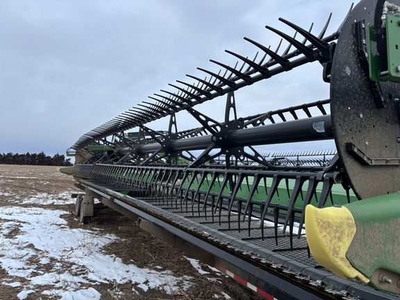 2023 John Deere HD40F Header Combine