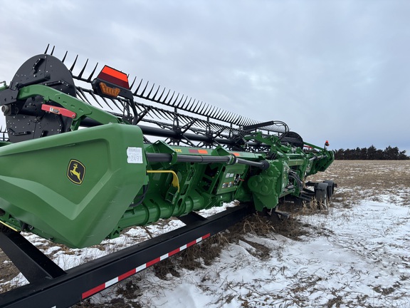 2023 John Deere HD40F Header Combine