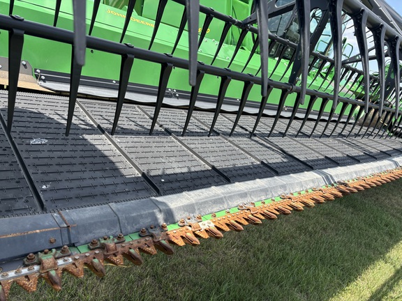 2023 John Deere HD40F Header Combine
