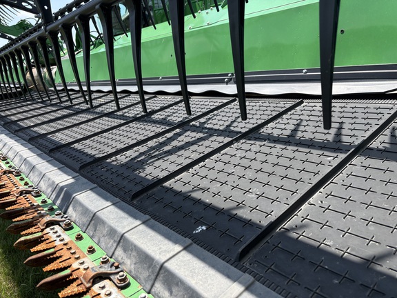 2023 John Deere HD40F Header Combine