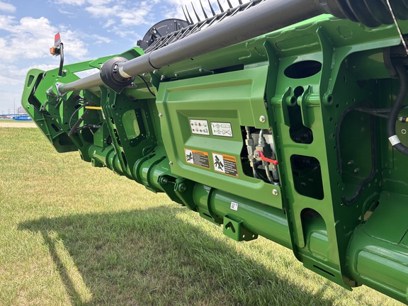 2023 John Deere HD40F Header Combine