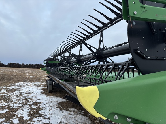 2023 John Deere HD40F Header Combine