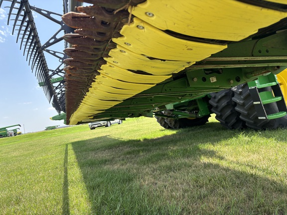 2023 John Deere HD40F Header Combine