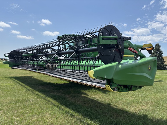 2023 John Deere HD40F Header Combine