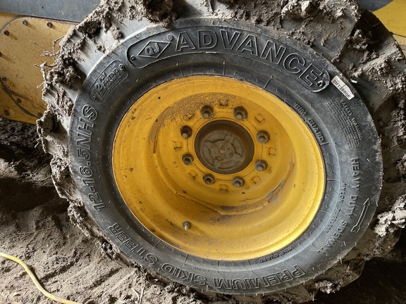 2007 New Holland L185 Skid Steer Loader