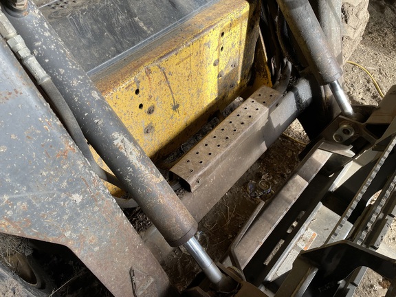 2007 New Holland L185 Skid Steer Loader