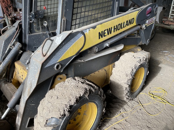 2007 New Holland L185 Skid Steer Loader