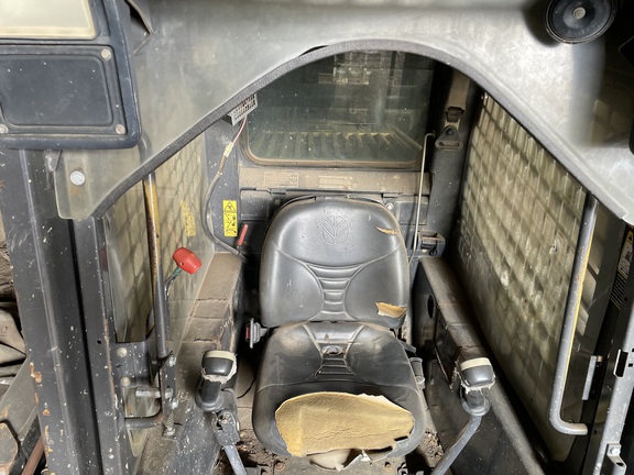 2007 New Holland L185 Skid Steer Loader