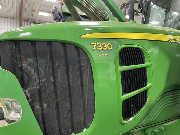 2009 John Deere 7330 Tractor