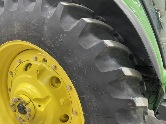 2009 John Deere 7330 Tractor