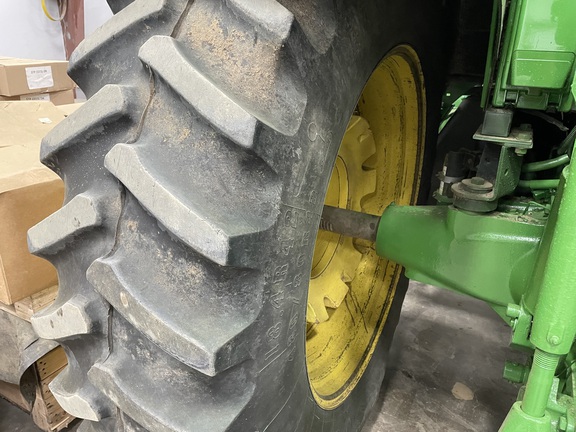 2009 John Deere 7330 Tractor