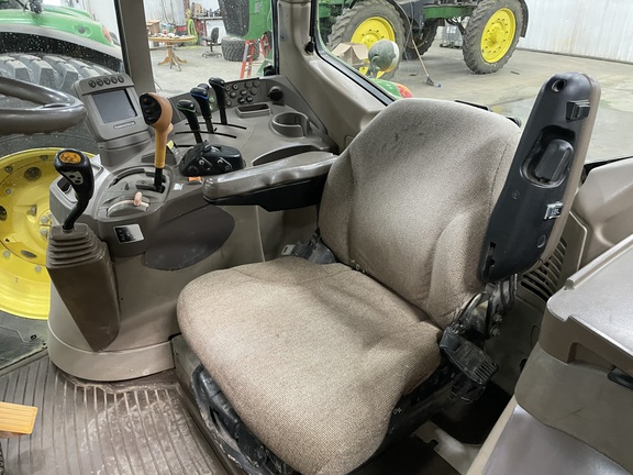 2009 John Deere 7330 Tractor