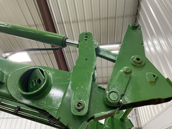 2009 John Deere 7330 Tractor