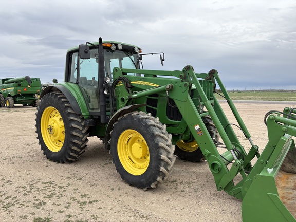 2009 John Deere 7330 Tractor