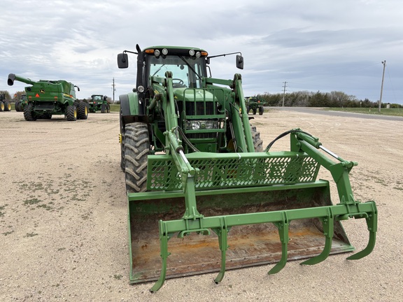 2009 John Deere 7330 Tractor