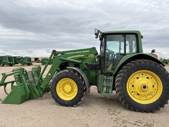 2009 John Deere 7330 Tractor