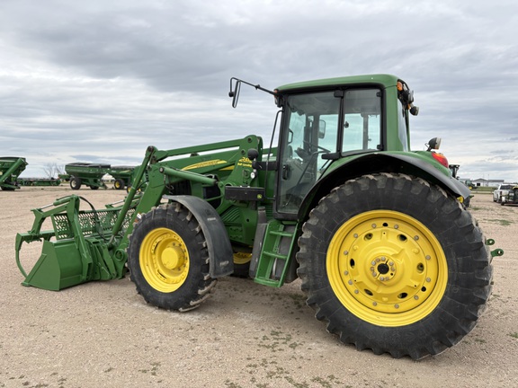 2009 John Deere 7330 Tractor