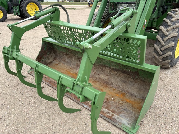 2009 John Deere 7330 Tractor