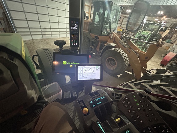 2010 John Deere 8225R Tractor