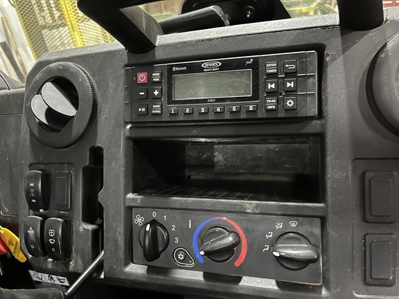 2024 John Deere XUV 835M ATV