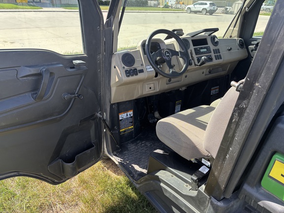 2022 John Deere XUV 835R ATV